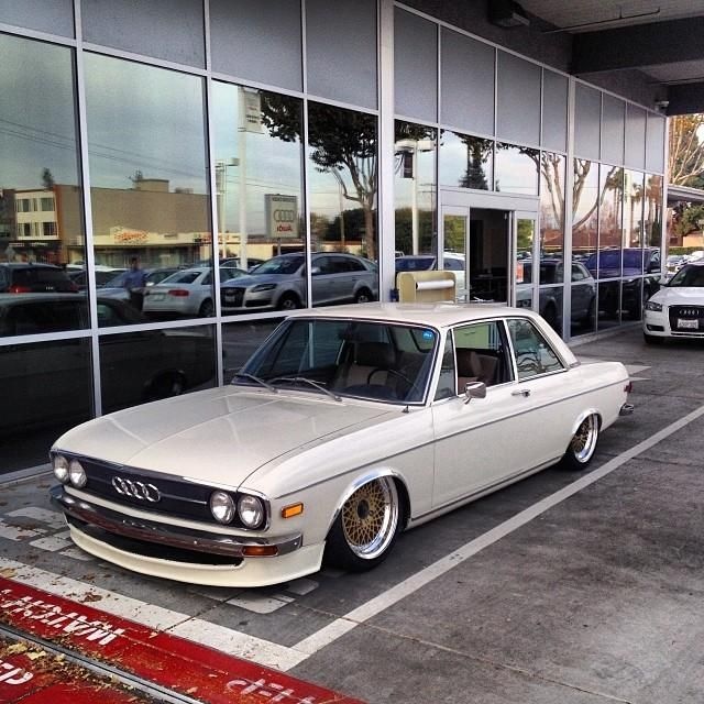 this classic audi on air would be sick with an itb vr6 or i5
