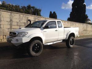 Toyota Hilux Custom Awesome toyota Hilux with Custom Made Side Skirts and Bumpers Such A Beast-981-981